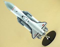 Модель ракеты-носителя Энергия-буран (М1:144)